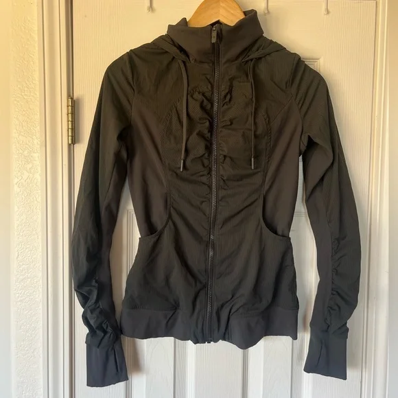 Lululemon Beyond the Studio Jacket
Graphite Grey Size 4 - Picture 6 of 10